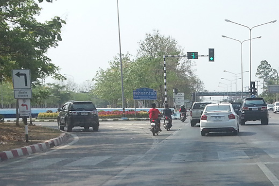 ตีเส้นจราจรเพิ่มความปลอดภัย ในเขตพื้นที่ อ.เมืองพังงา